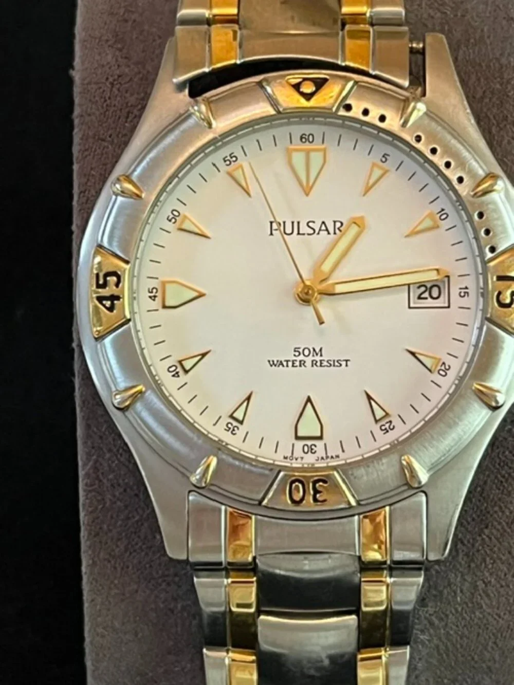 PULSAR | Two-Tone Stainless Steel bracelet with Date Quality-NEW battery
